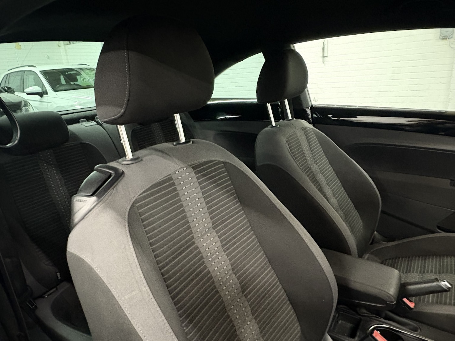 Used Volkswagen Beetle 2013 for sale - 77027892: Photo 28