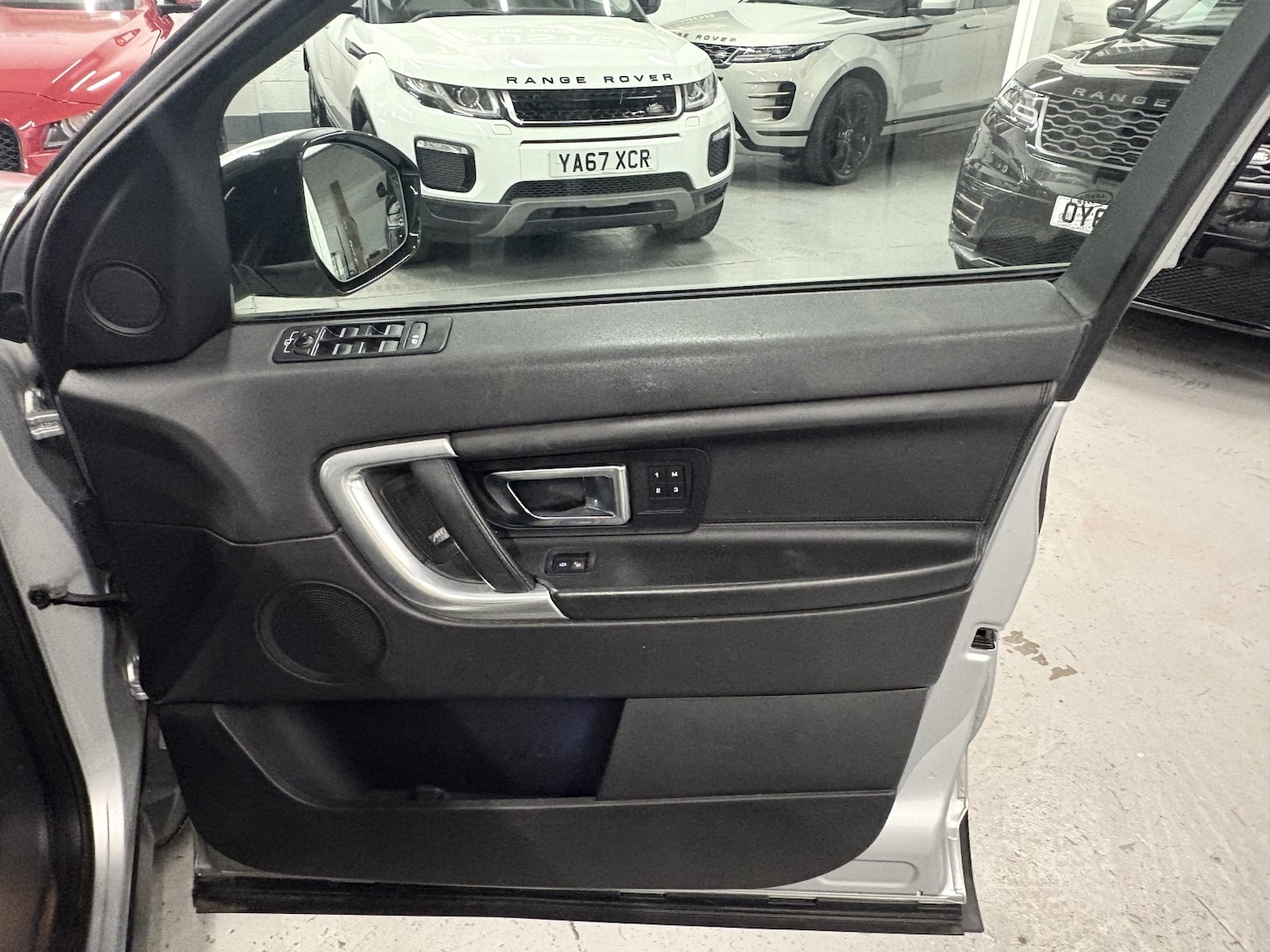 Used Land Rover Discovery Sport 2018 for sale - 77296799: Photo 41