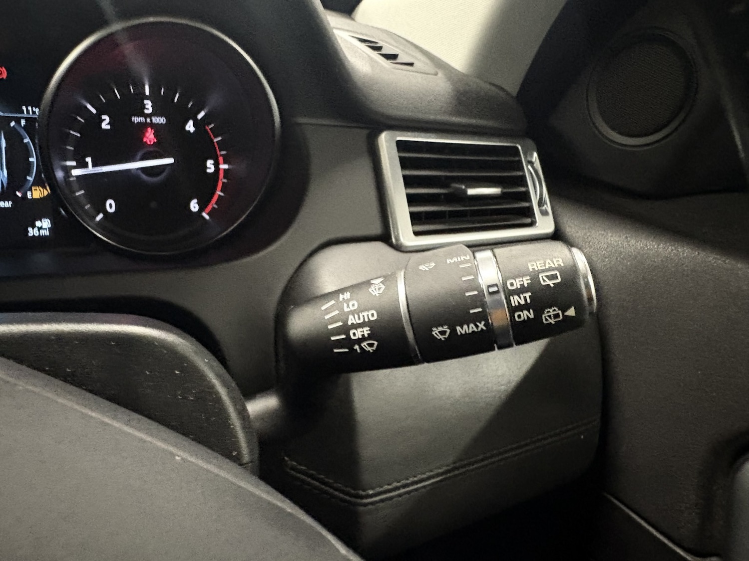 Used Land Rover Discovery Sport 2018 for sale - 77296799: Photo 83