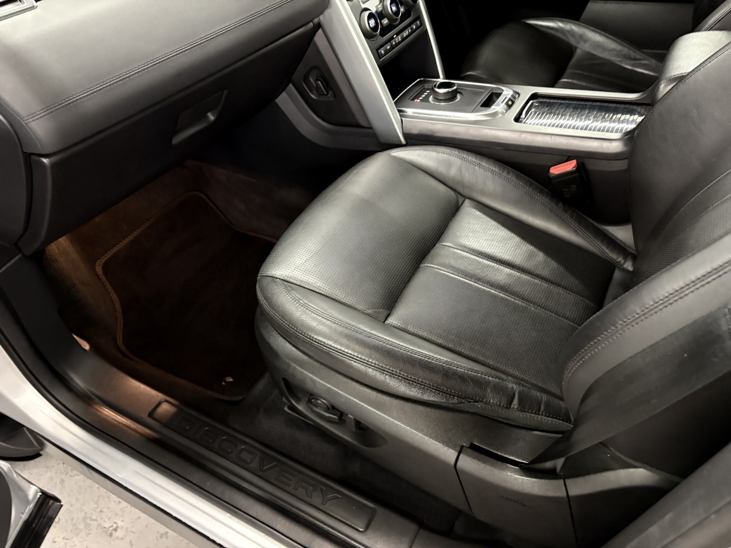 Used Land Rover Discovery Sport 2018 for sale - 77991582: Photo 41