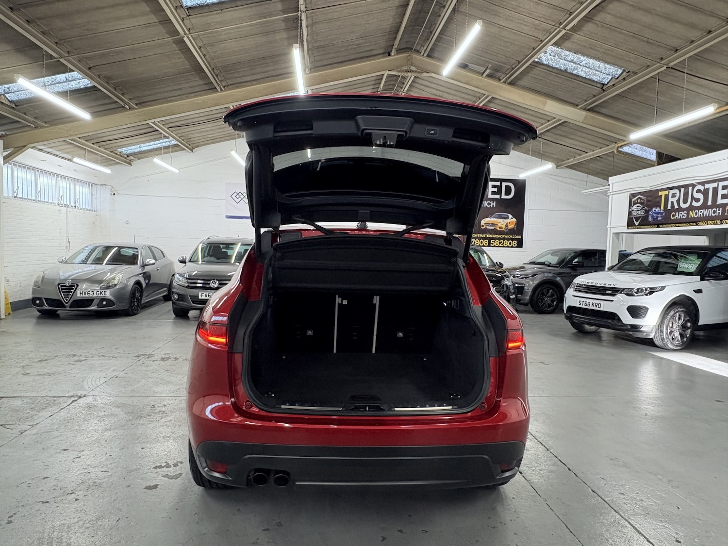 Used Jaguar F-Pace 2018 for sale - 77438381: Photo 28