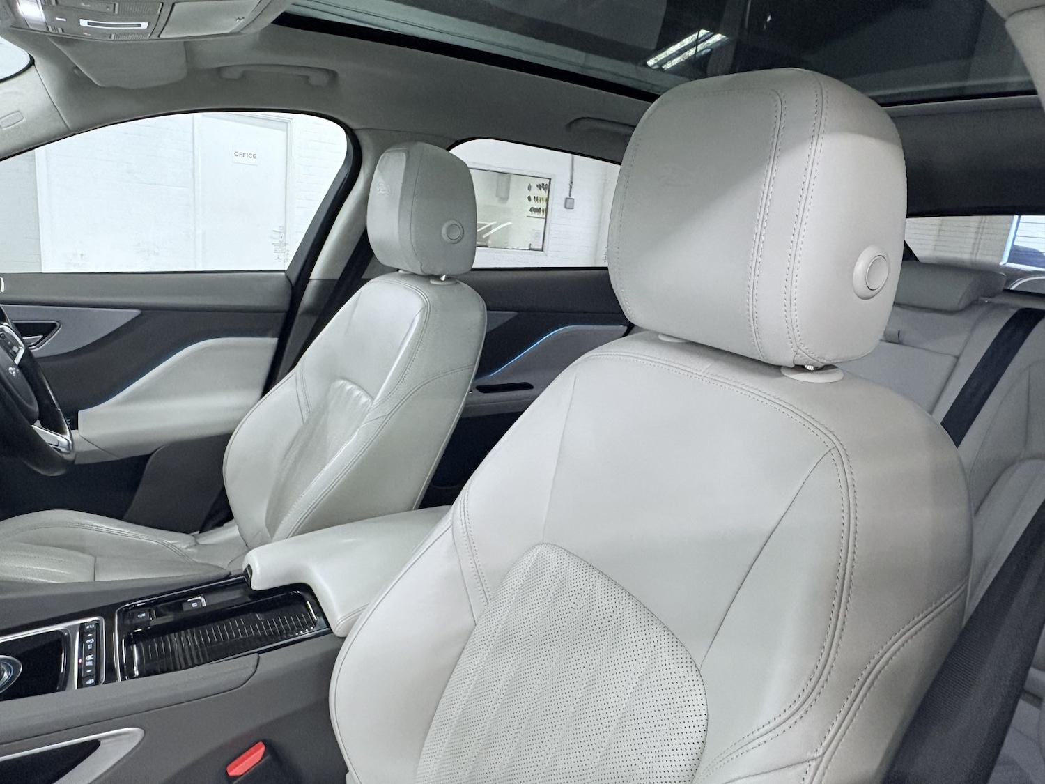 Used Jaguar F-Pace 2018 for sale - 77438381: Photo 68