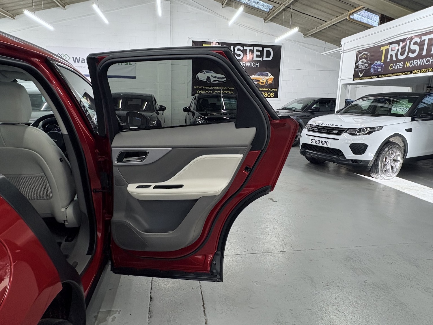 Used Jaguar F-Pace 2018 for sale - 77438381: Photo 81