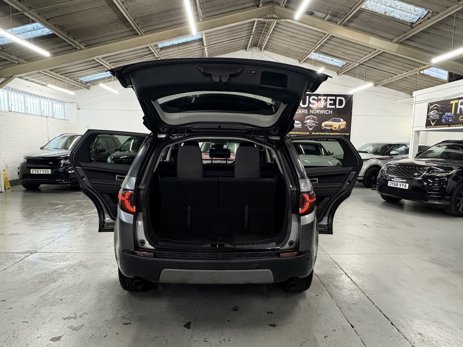 Used Land Rover Discovery Sport 2017 for sale - 77129610: Photo 21