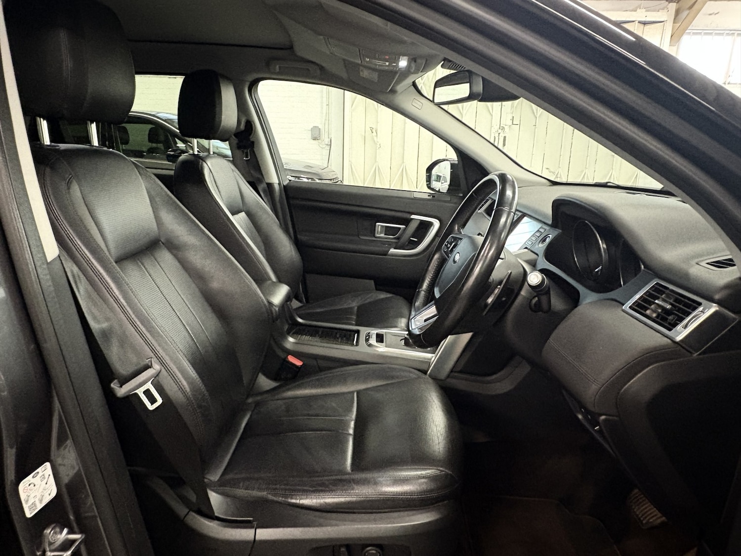 Used Land Rover Discovery Sport 2017 for sale - 77129610: Photo 38