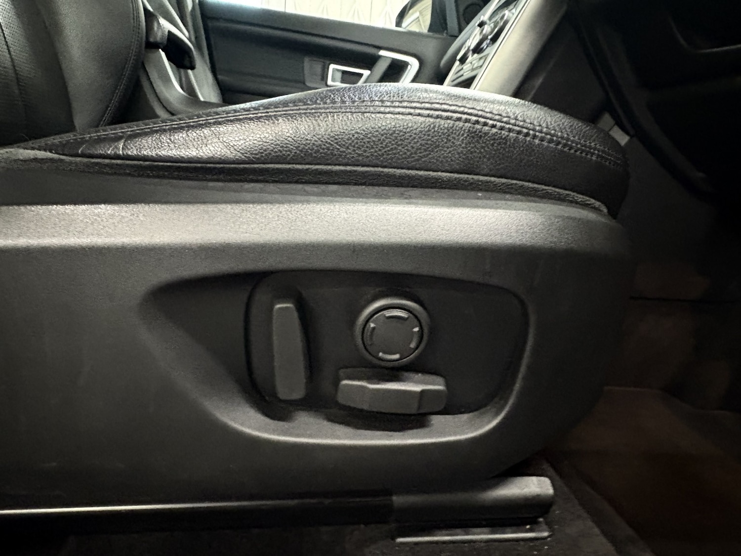 Used Land Rover Discovery Sport 2017 for sale - 77129610: Photo 41