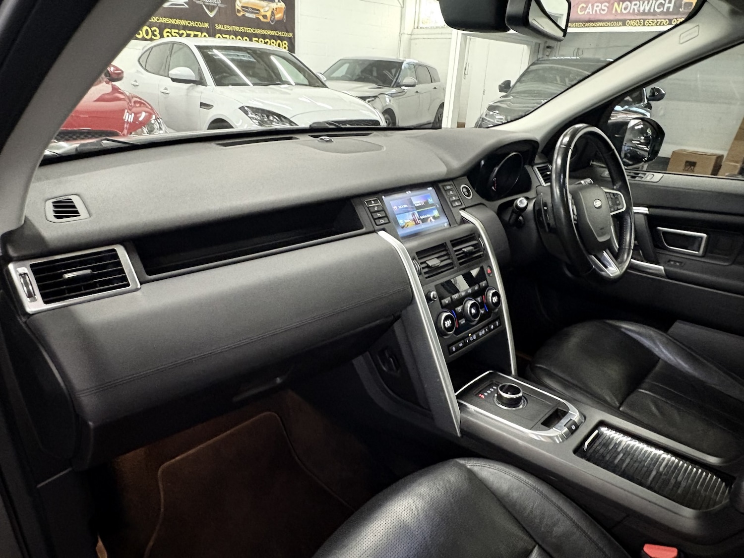 Used Land Rover Discovery Sport 2017 for sale - 77129610: Photo 46