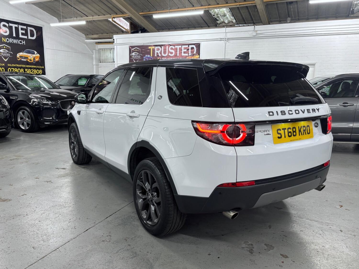 Used Land Rover Discovery Sport 2018 for sale - 76407569: Photo 3