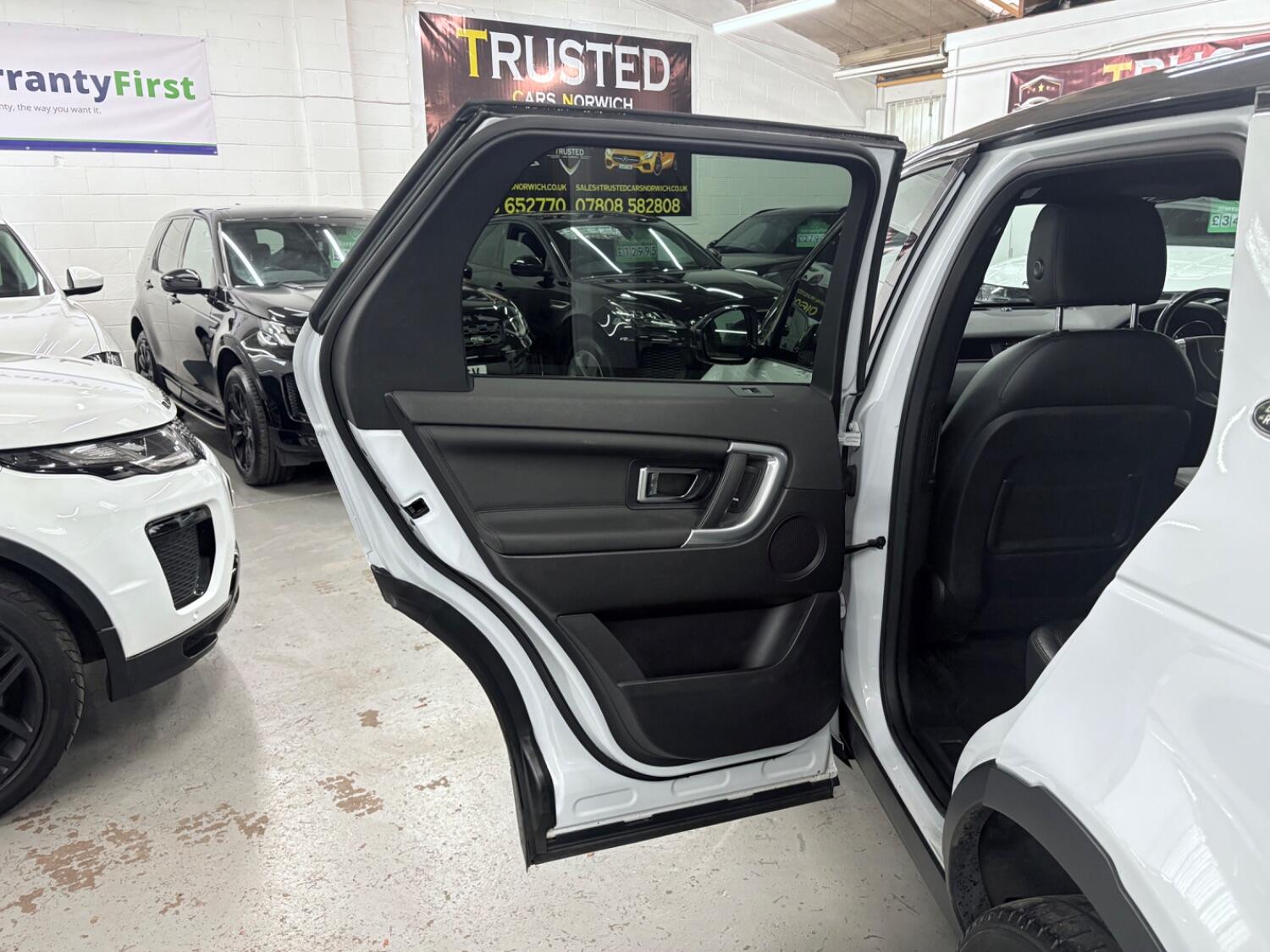 Used Land Rover Discovery Sport 2018 for sale - 76407569: Photo 65