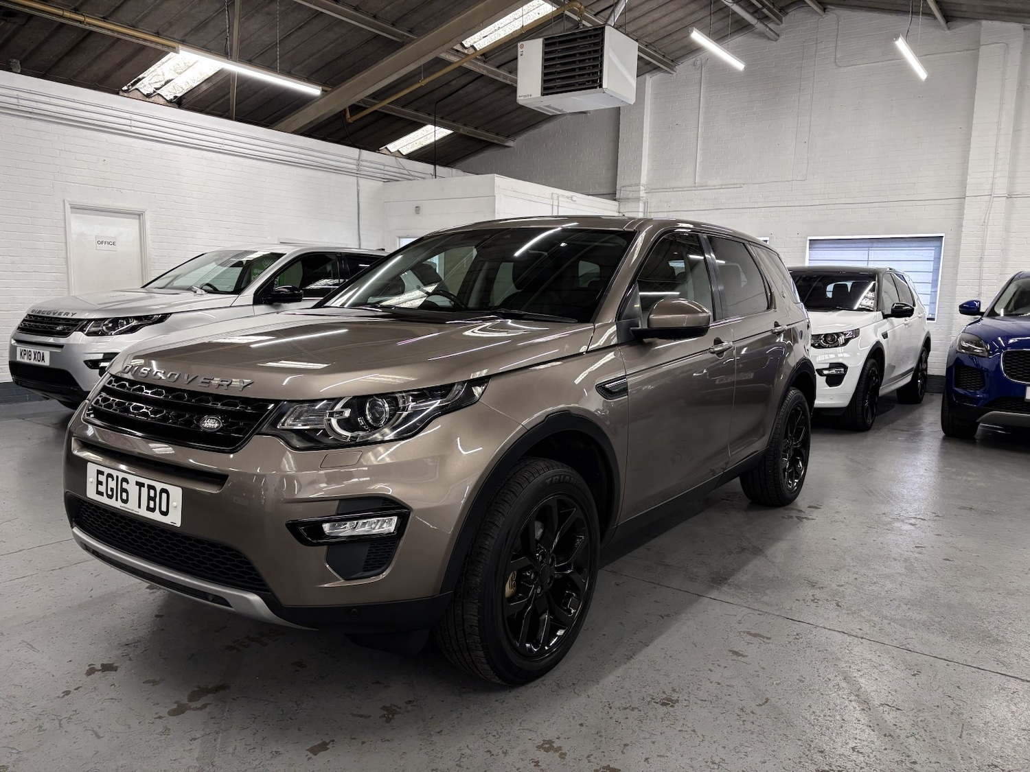 Used Land Rover Discovery Sport 2016 for sale - 78182880: Photo 1