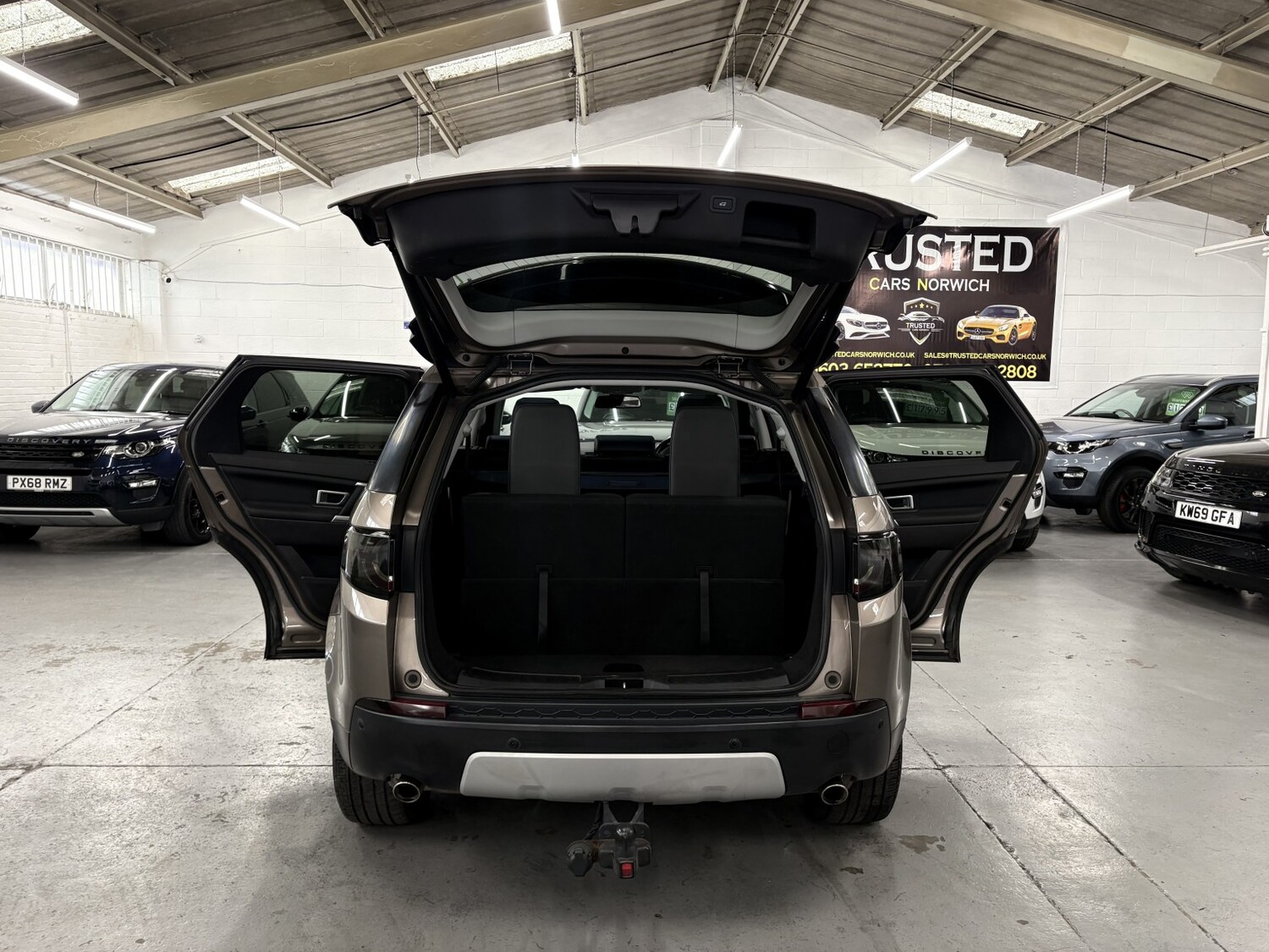 Used Land Rover Discovery Sport 2016 for sale - 78182880: Photo 11