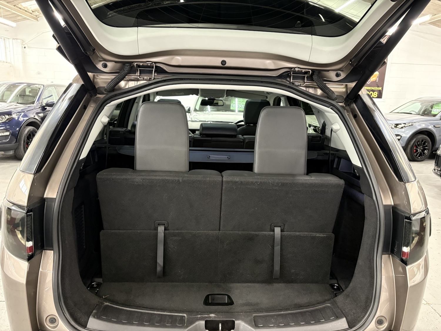 Used Land Rover Discovery Sport 2016 for sale - 78182880: Photo 12