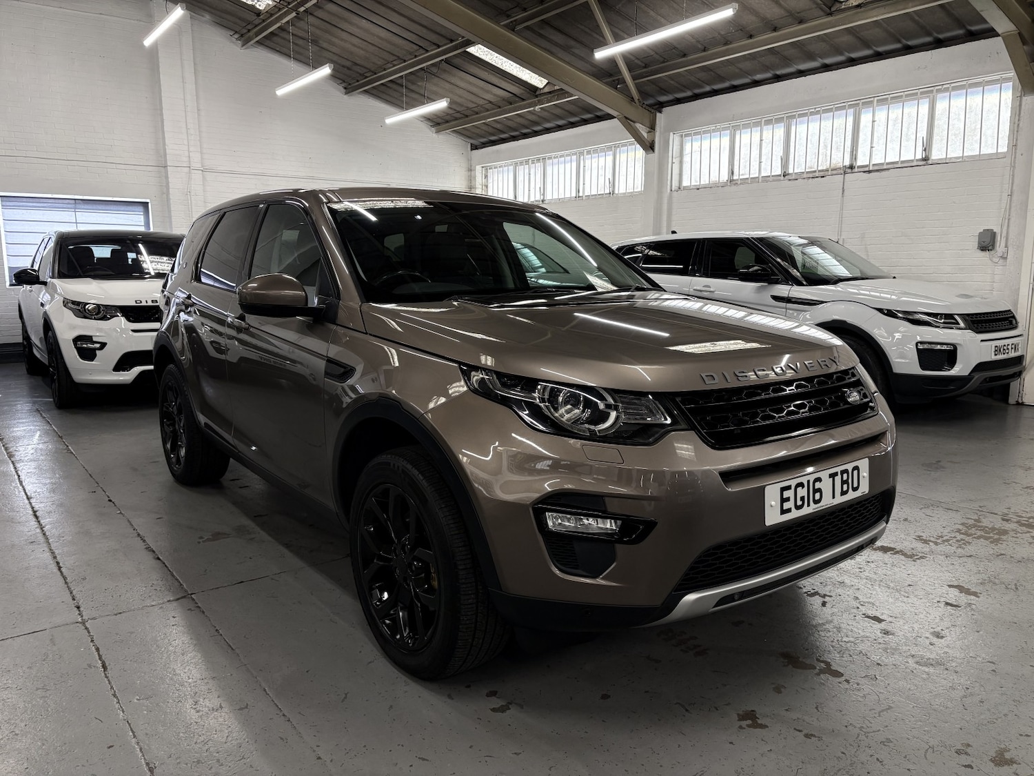 Used Land Rover Discovery Sport 2016 for sale - 78182880: Photo 2