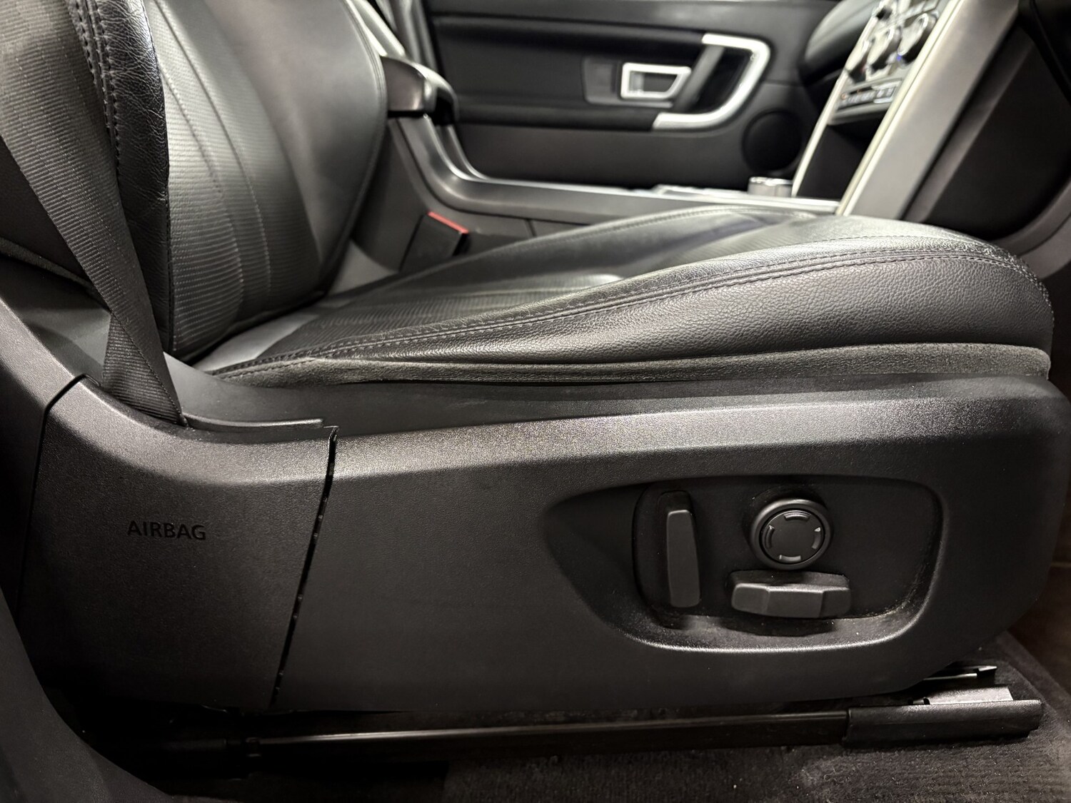 Used Land Rover Discovery Sport 2016 for sale - 78182880: Photo 32