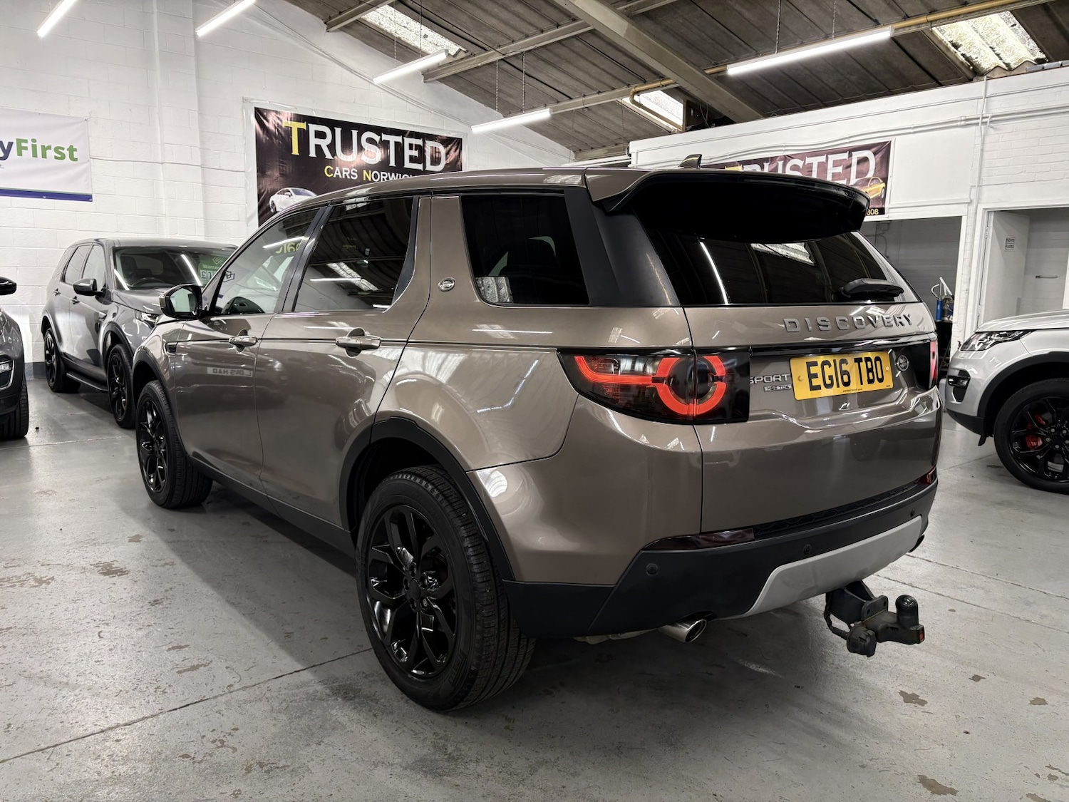 Used Land Rover Discovery Sport 2016 for sale - 78182880: Photo 4