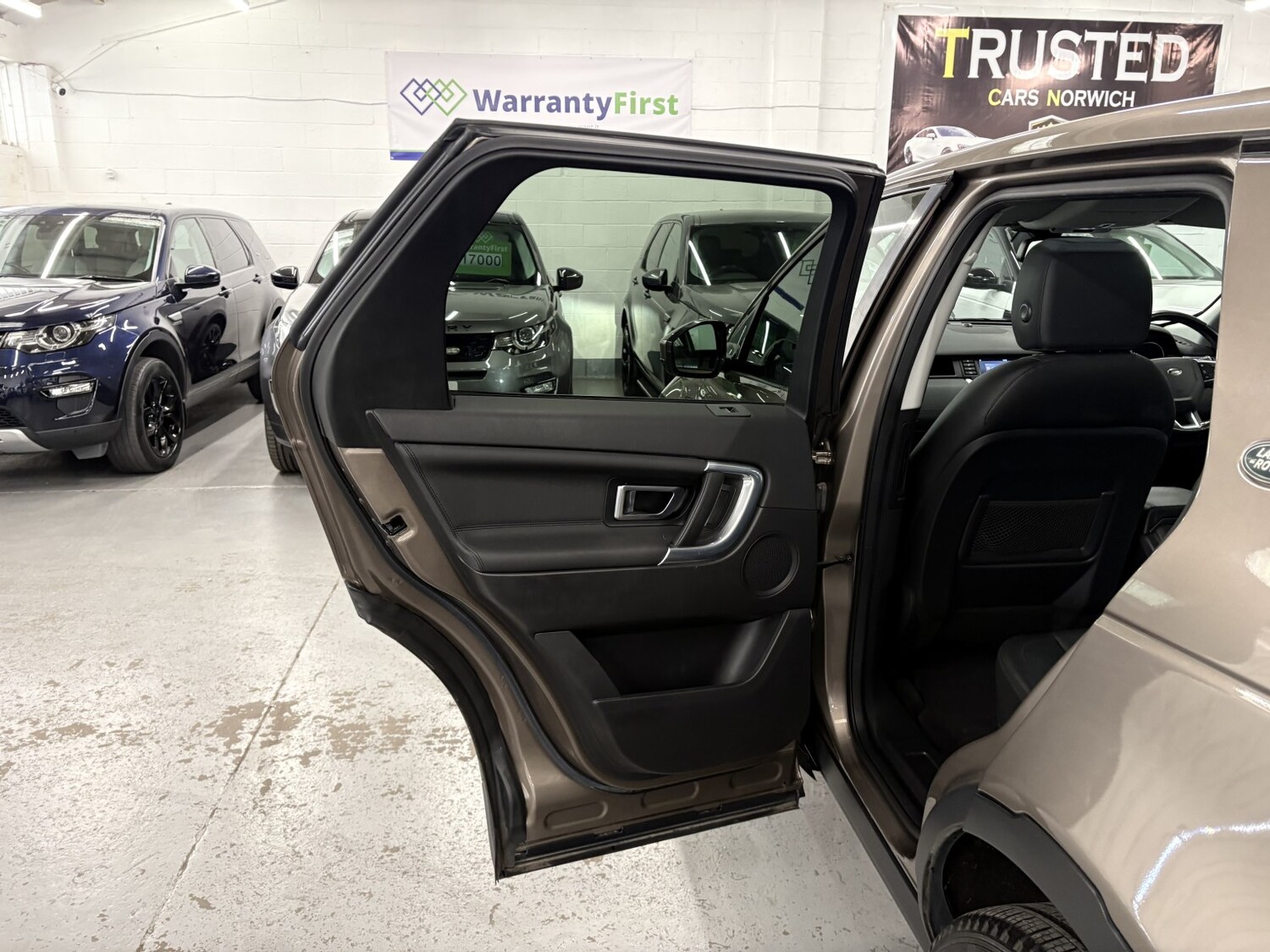 Used Land Rover Discovery Sport 2016 for sale - 78182880: Photo 41