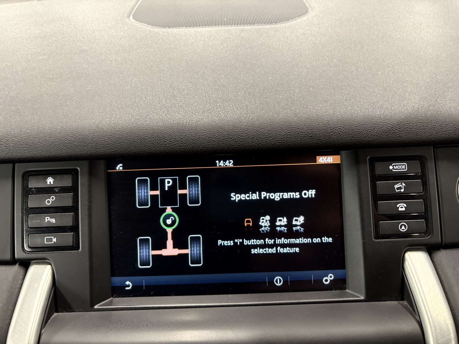 Used Land Rover Discovery Sport 2016 for sale - 78182880: Photo 68