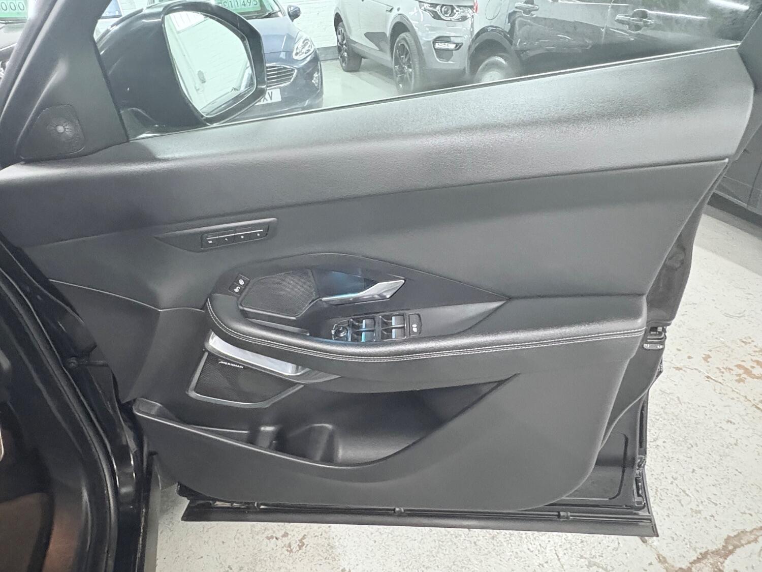 Used Jaguar E-Pace 2019 for sale - 76407621: Photo 34