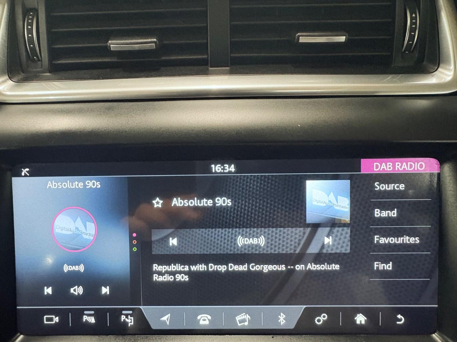 Used Jaguar E-Pace 2019 for sale - 76407621: Photo 92