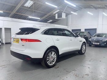 Used Jaguar F-Pace 2018 for sale - 76407483: Photo