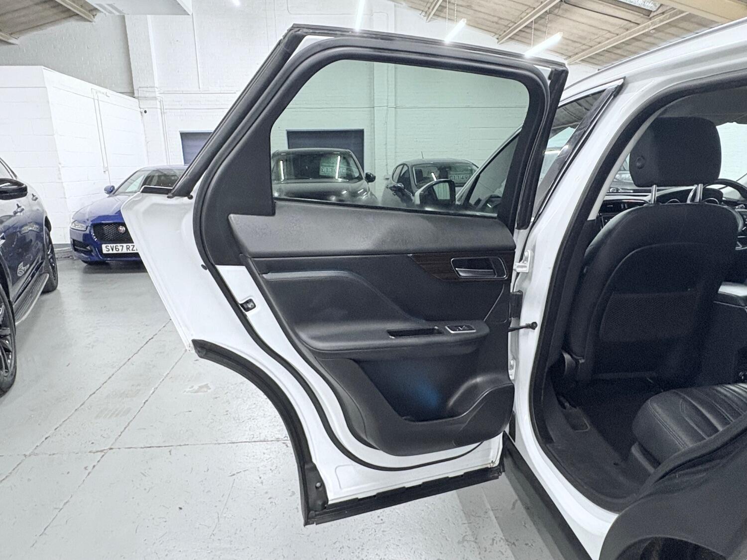 Used Jaguar F-Pace 2018 for sale - 76407483: Photo 65