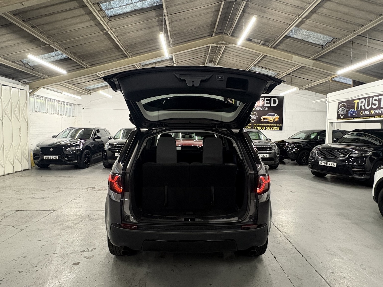 Used Land Rover Discovery Sport 2016 for sale - 77028020: Photo 13