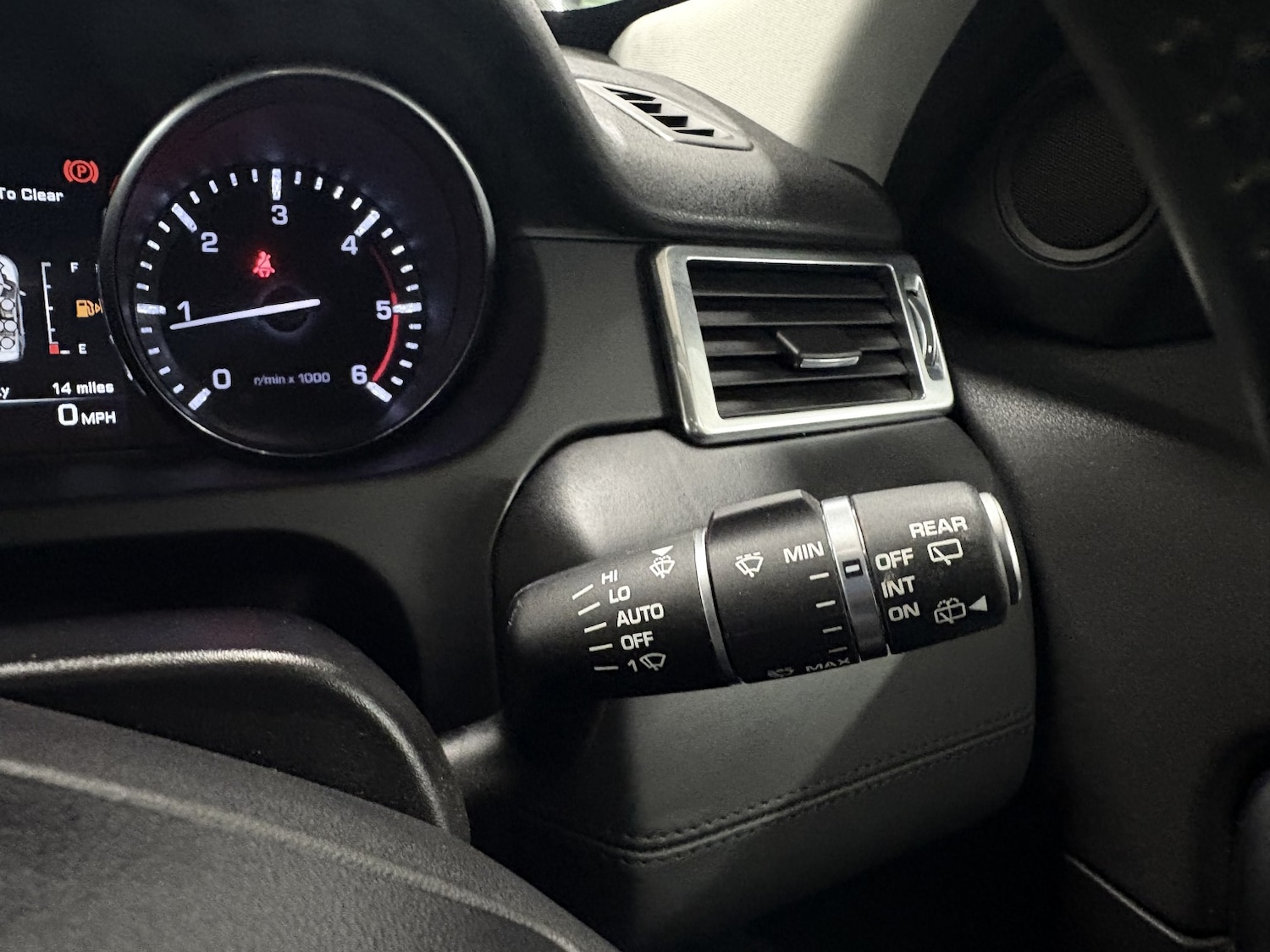 Used Land Rover Discovery Sport 2016 for sale - 77028020: Photo 77