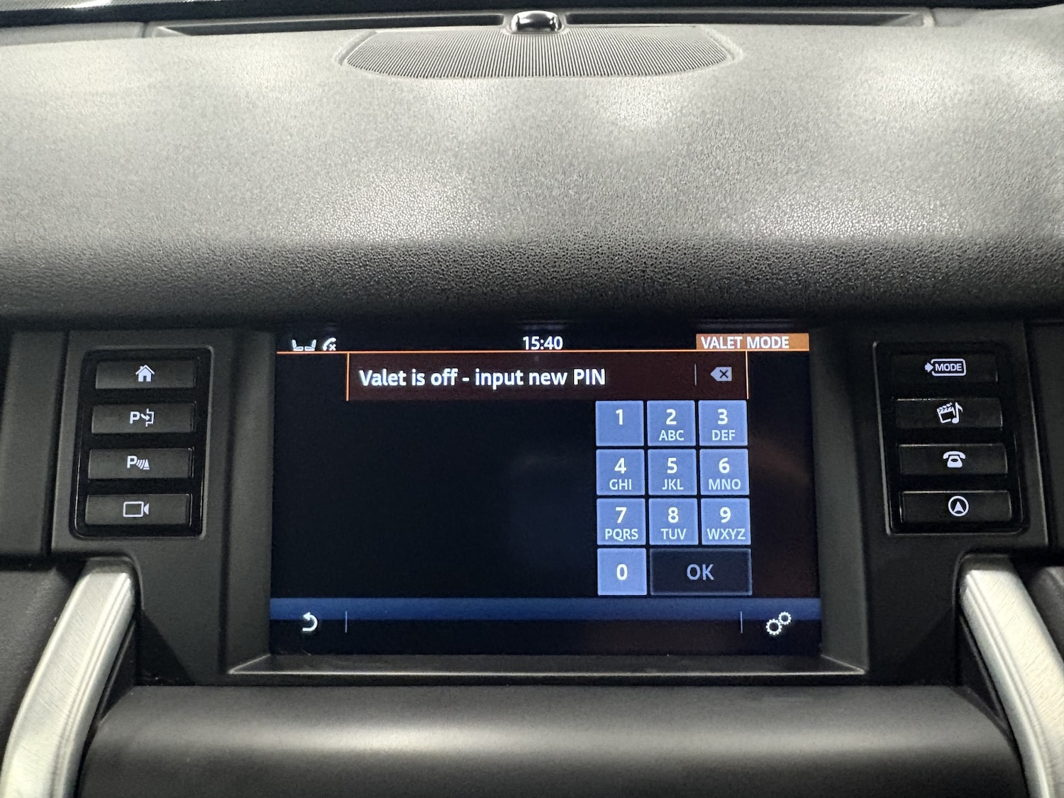 Used Land Rover Discovery Sport 2016 for sale - 77028020: Photo 97