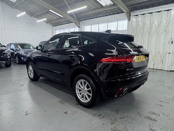 Used Jaguar E-Pace 2019 for sale - 76407589: Photo