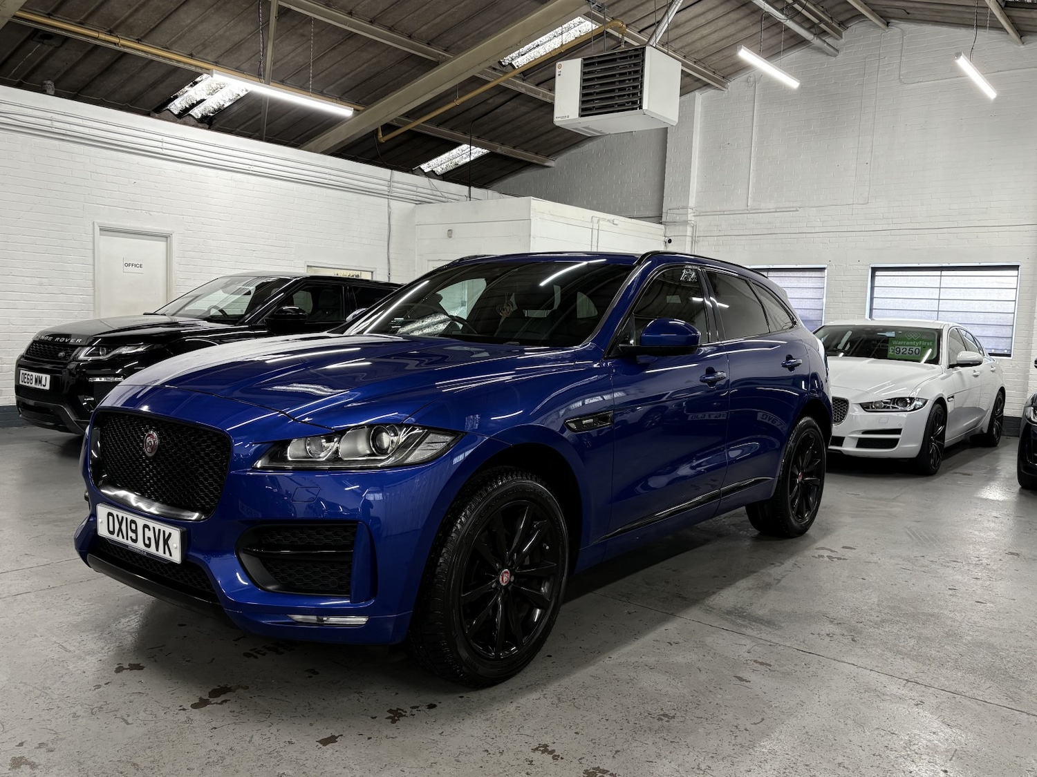 Used Jaguar F-Pace 2019 for sale - 77027883: Photo 2