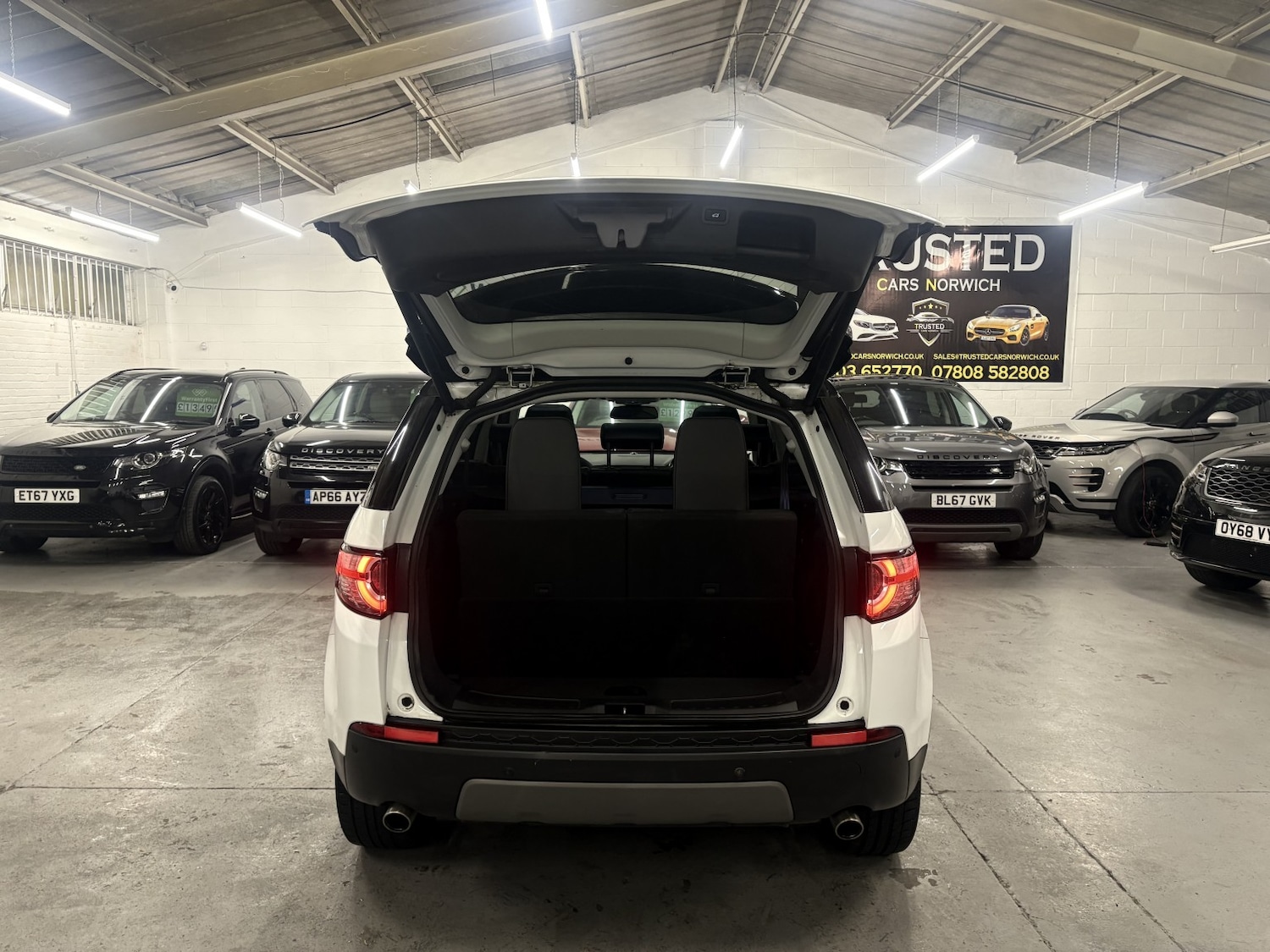 Used Land Rover Discovery Sport 2017 for sale - 77028010: Photo 21