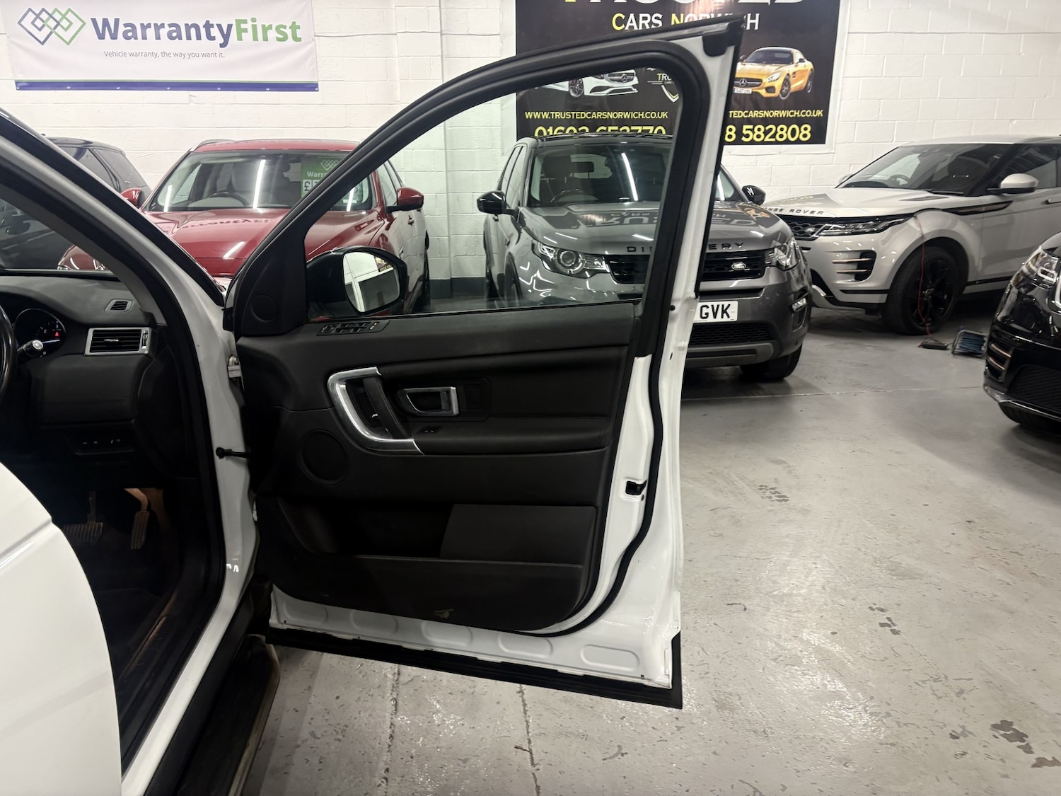 Used Land Rover Discovery Sport 2017 for sale - 77028010: Photo 25