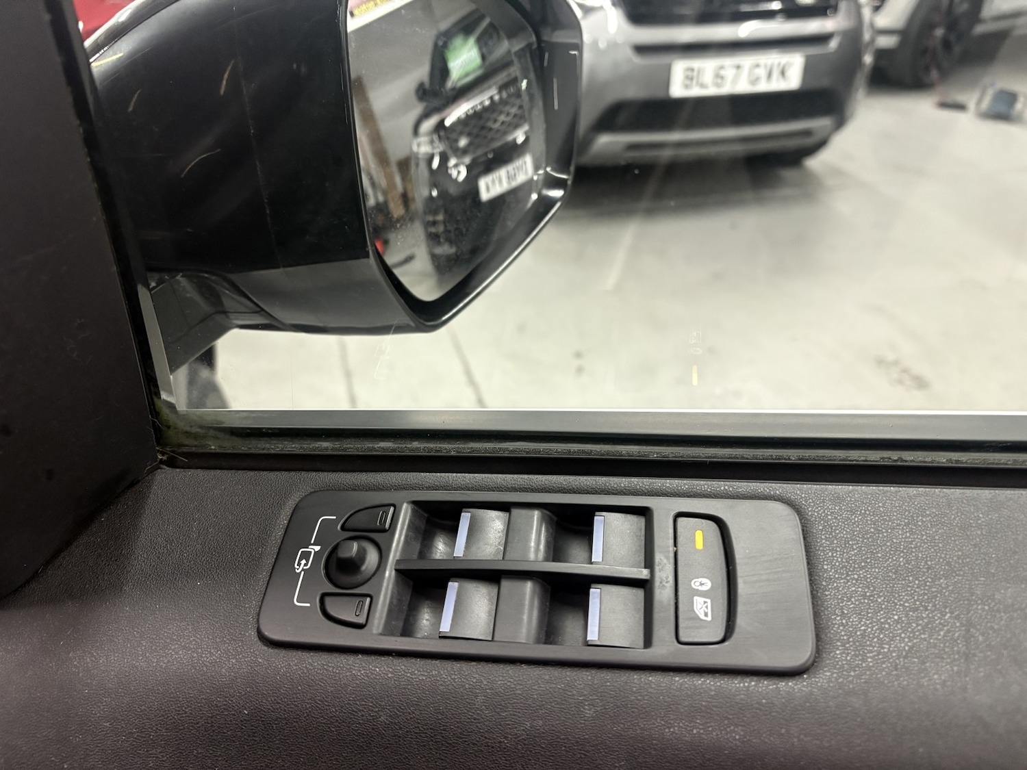 Used Land Rover Discovery Sport 2017 for sale - 77028010: Photo 27