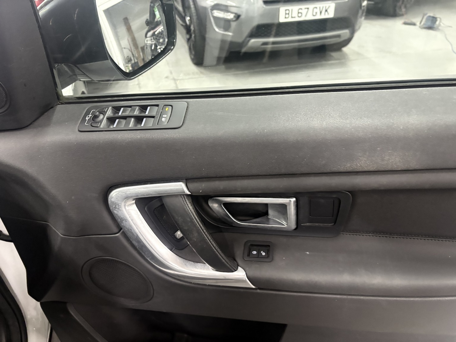 Used Land Rover Discovery Sport 2017 for sale - 77028010: Photo 28