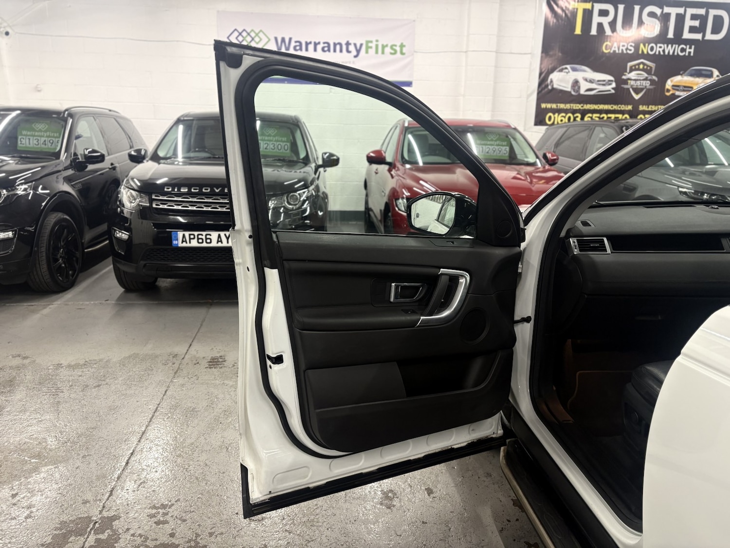 Used Land Rover Discovery Sport 2017 for sale - 77028010: Photo 35