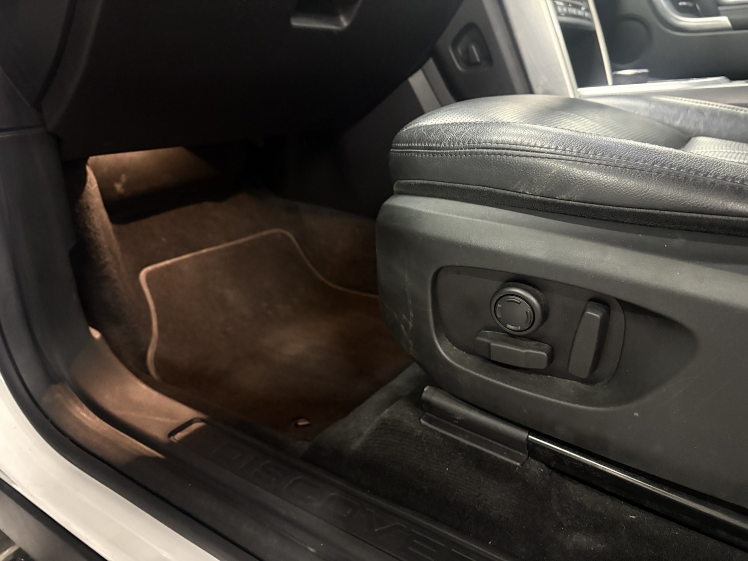 Used Land Rover Discovery Sport 2017 for sale - 77028010: Photo 39