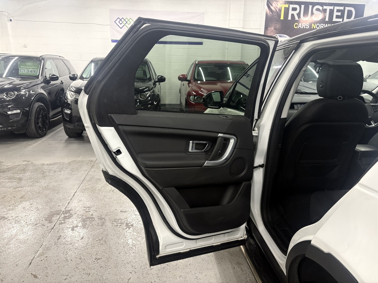 Used Land Rover Discovery Sport 2017 for sale - 77028010: Photo 43