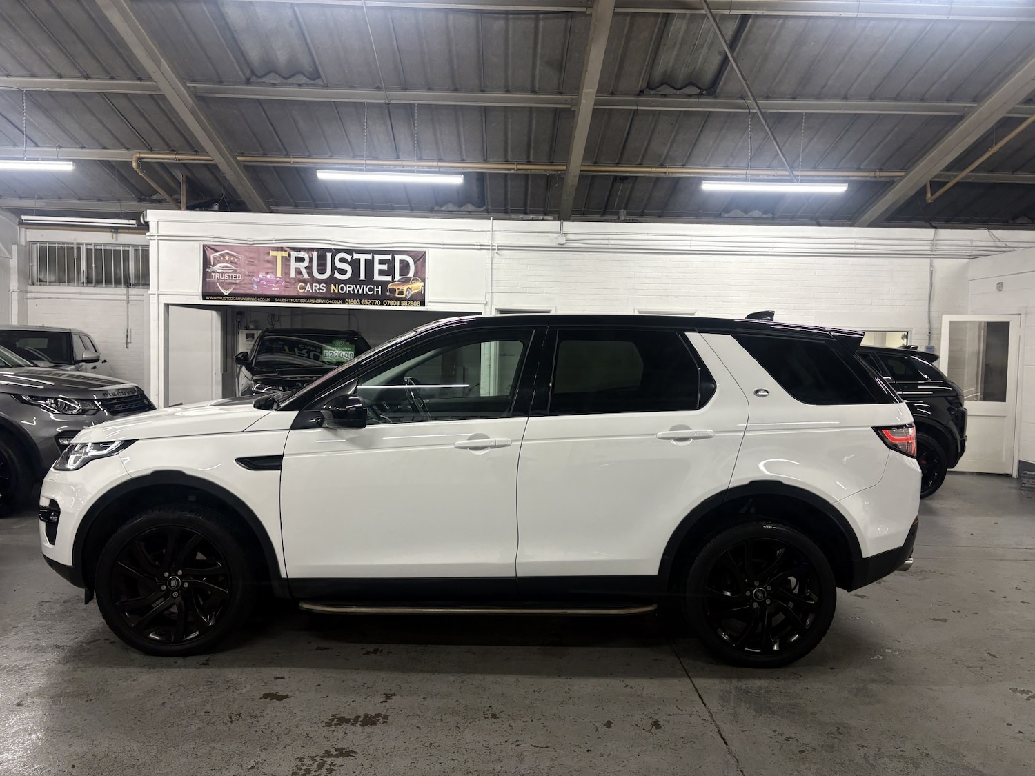 Used Land Rover Discovery Sport 2017 for sale - 77028010: Photo 9