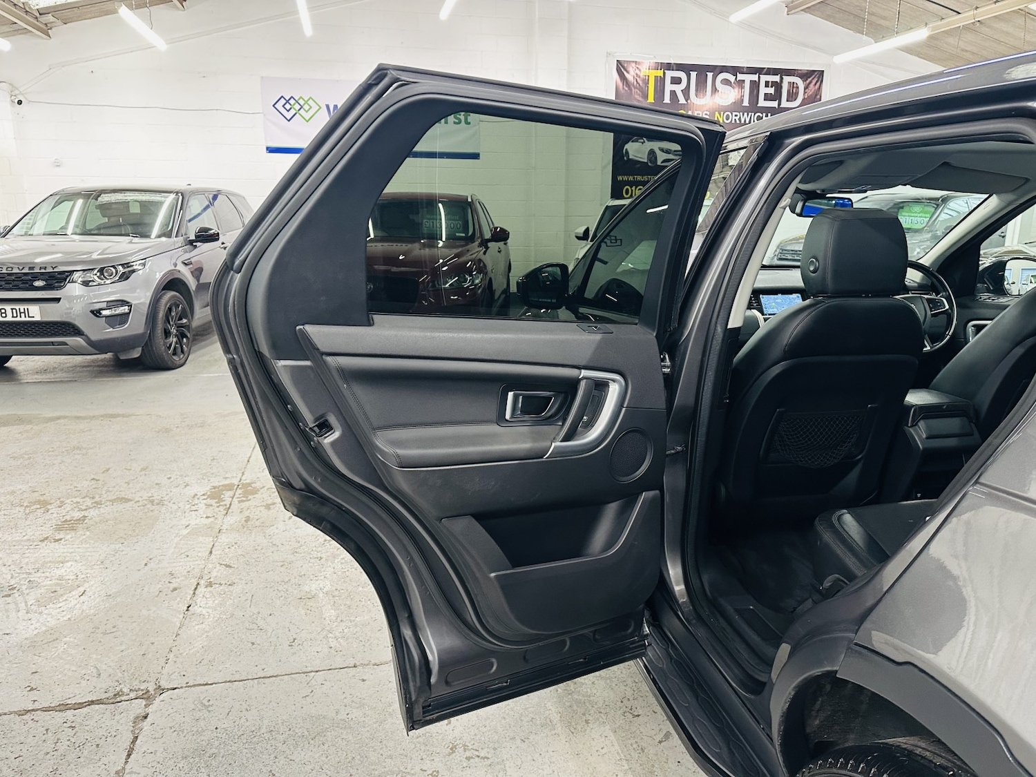 Used Land Rover Discovery Sport 2018 for sale - 77991602: Photo 38