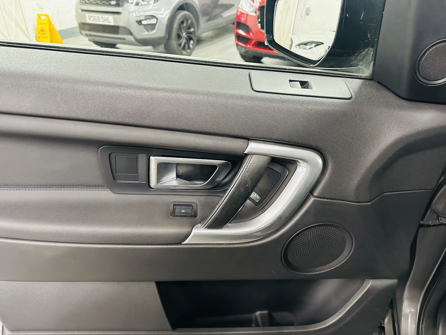 Used Land Rover Discovery Sport 2018 for sale - 77991602: Photo 41