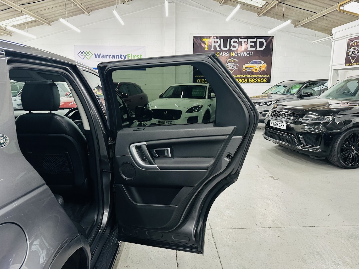 Used Land Rover Discovery Sport 2018 for sale - 77991602: Photo 46