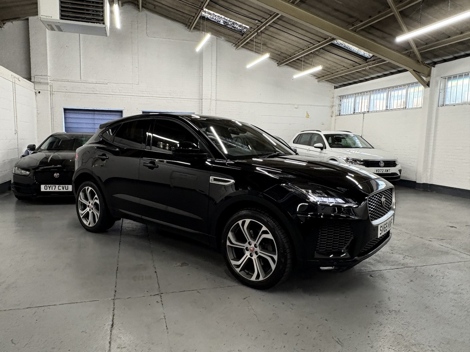 Used Jaguar E-Pace 2019 for sale - 76863812: Photo 1