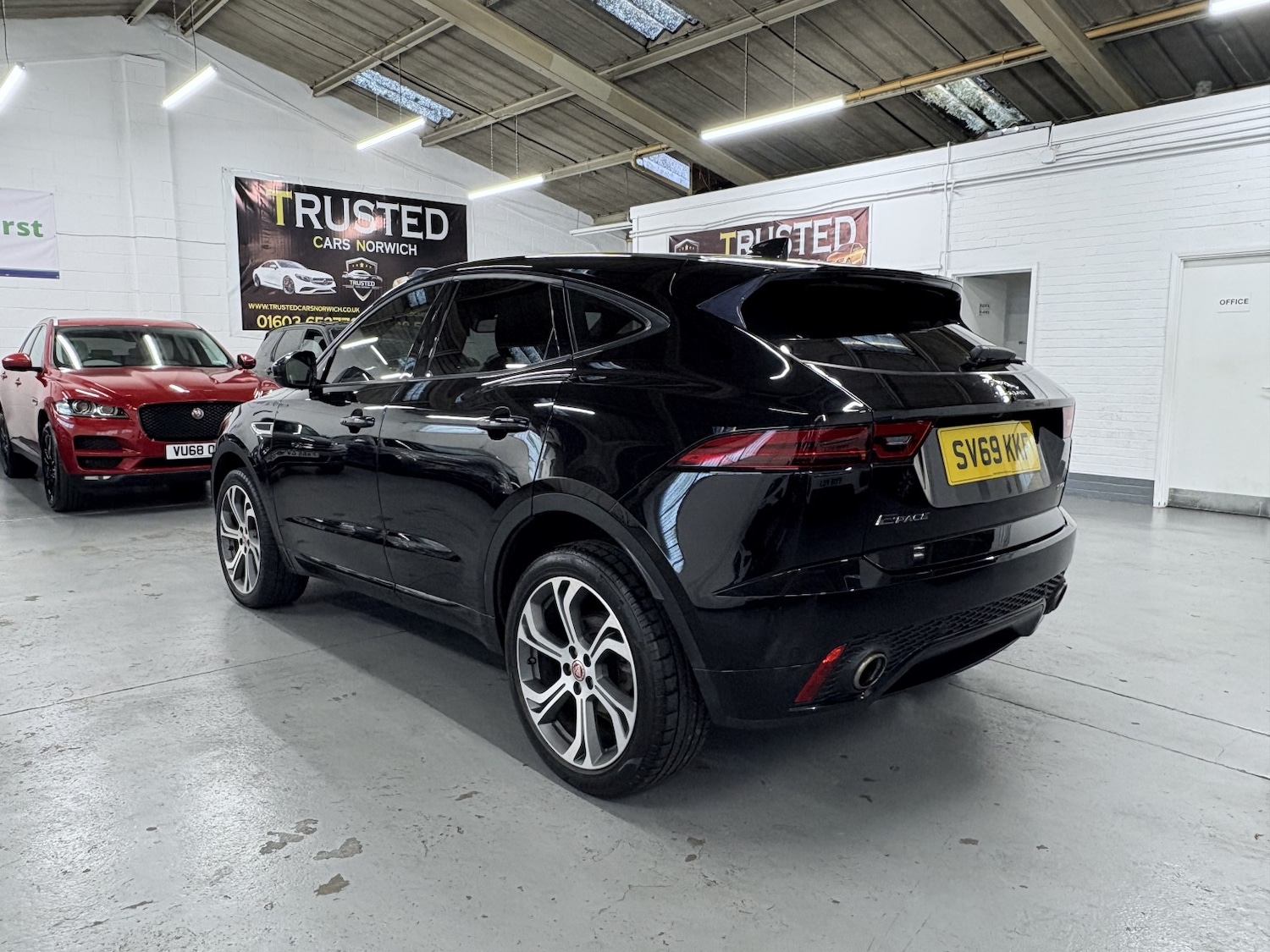 Used Jaguar E-Pace 2019 for sale - 76863812: Photo 6