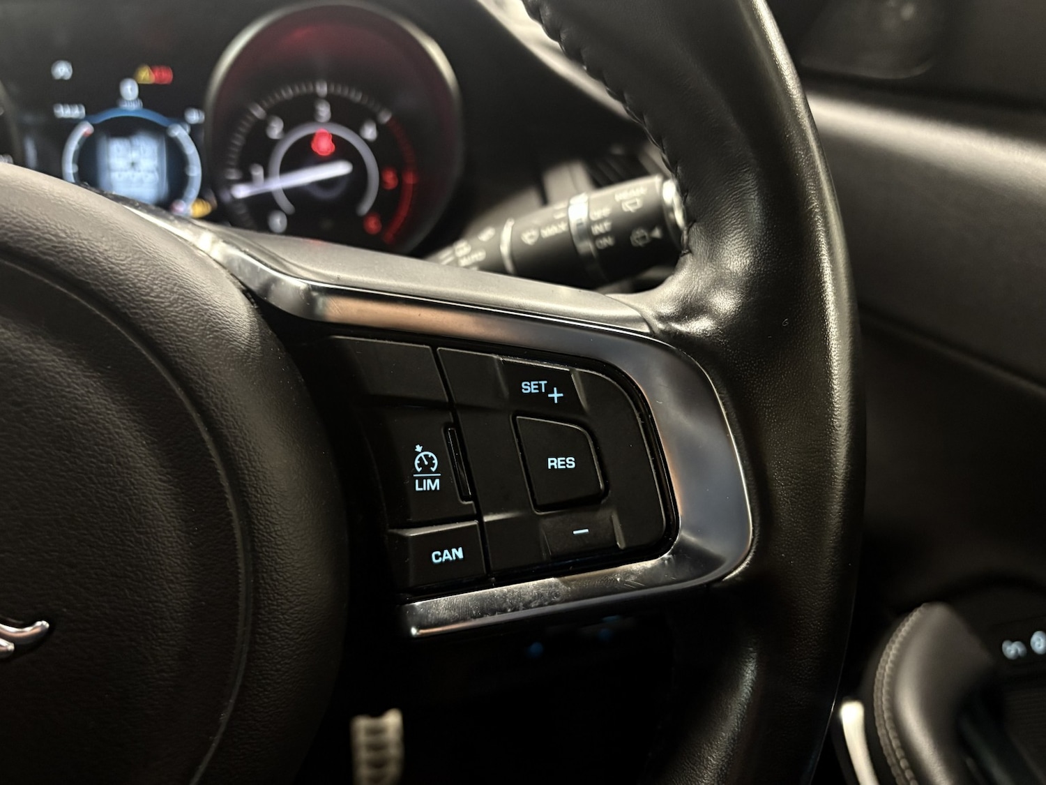 Used Jaguar E-Pace 2019 for sale - 76863812: Photo 75