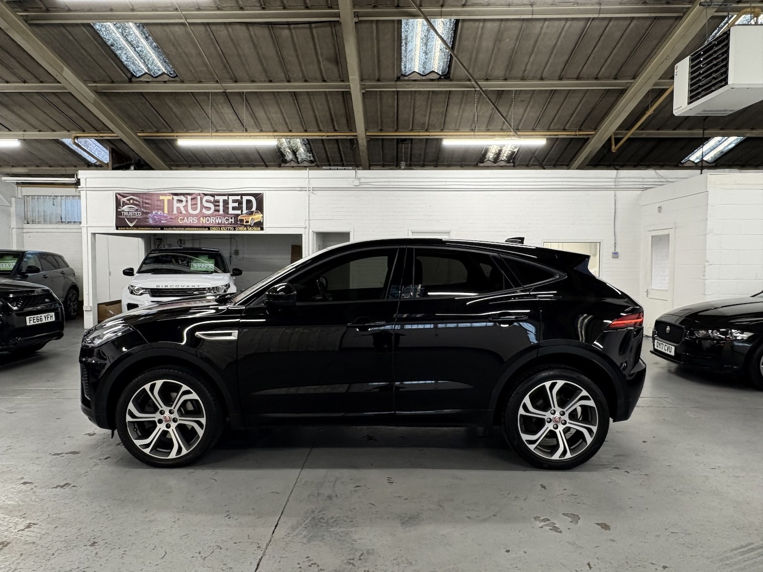 Used Jaguar E-Pace 2019 for sale - 76863812: Photo 9