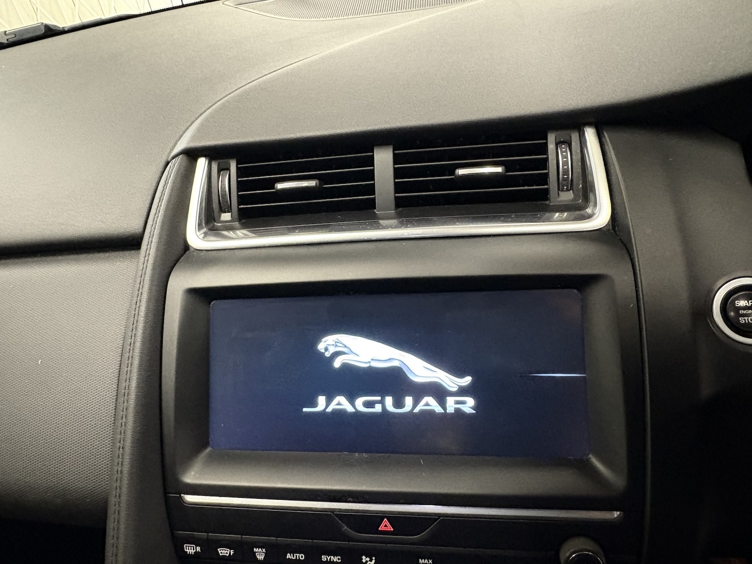 Used Jaguar E-Pace 2019 for sale - 76863812: Photo 92