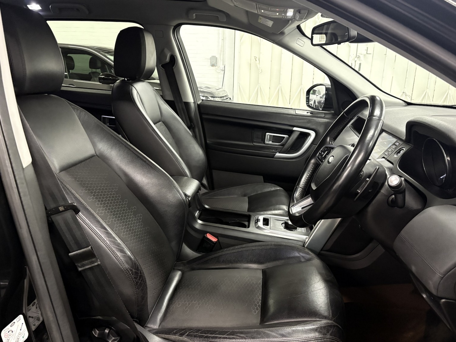 Used Land Rover Discovery Sport 2016 for sale - 77027914: Photo 41