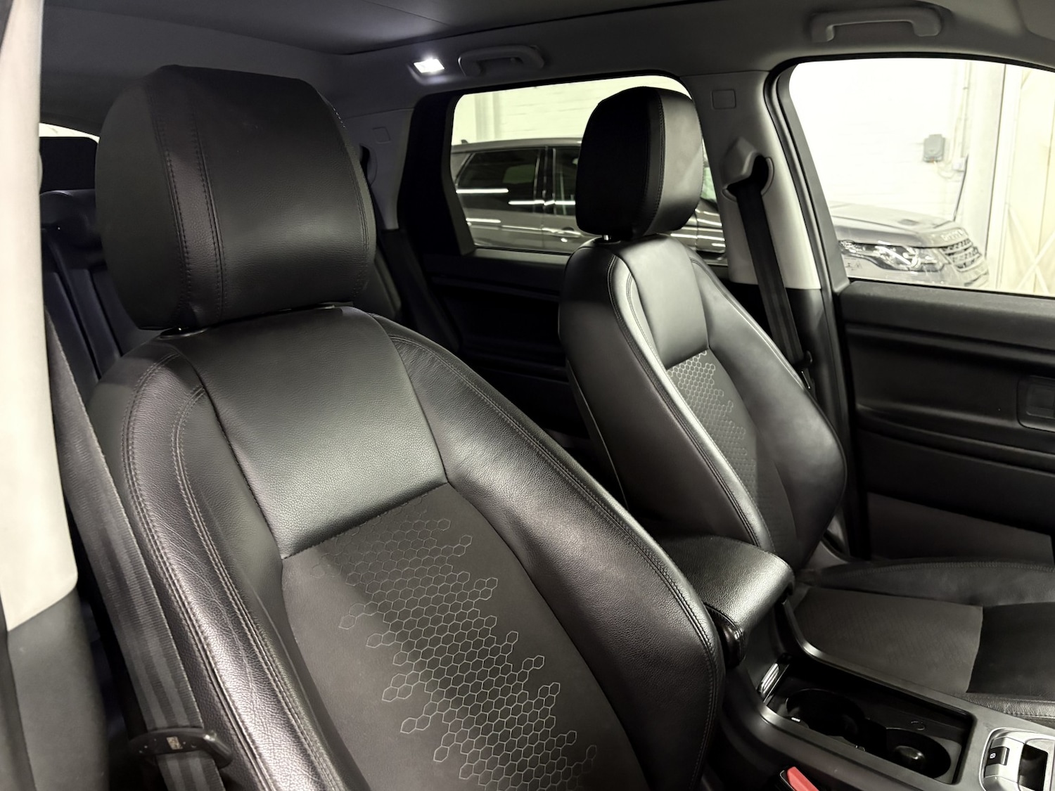 Used Land Rover Discovery Sport 2016 for sale - 77027914: Photo 44