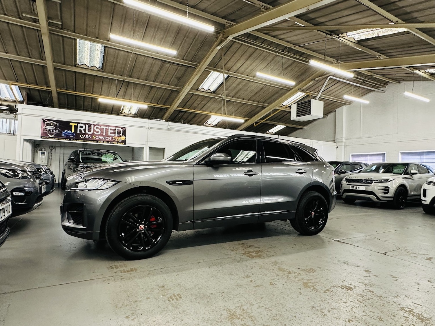 Used Jaguar F-Pace 2019 for sale - 78182977: Photo 10