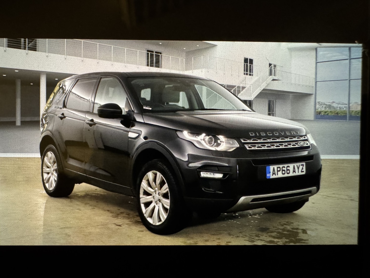 Used Land Rover Discovery Sport 2017 for sale - 76863892: Photo 2